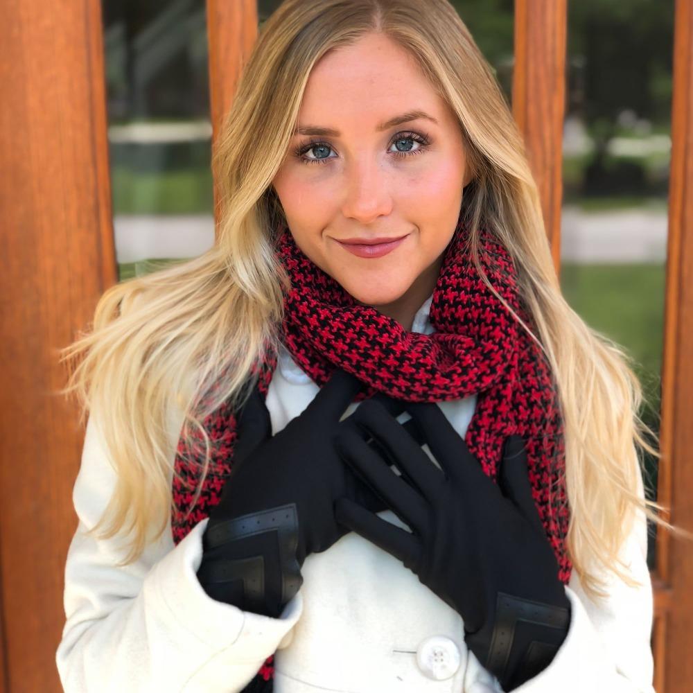 Women's Chevron Spandex Gloves Gloves in Black on Model