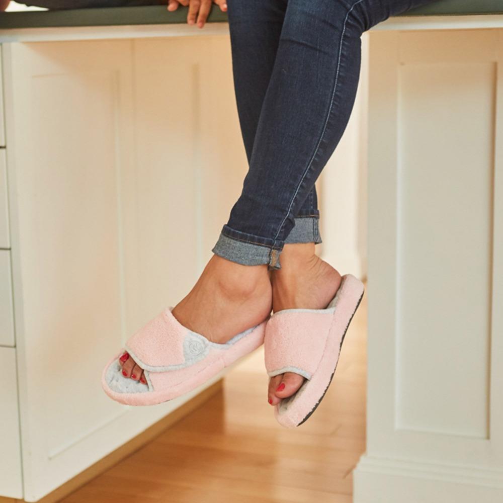 Signature Women's Microterry Spa Slide Slippers in Petal Pink on Model