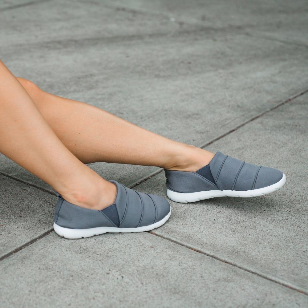 Zenz Women's Serenity Slip-On in Ash on Model