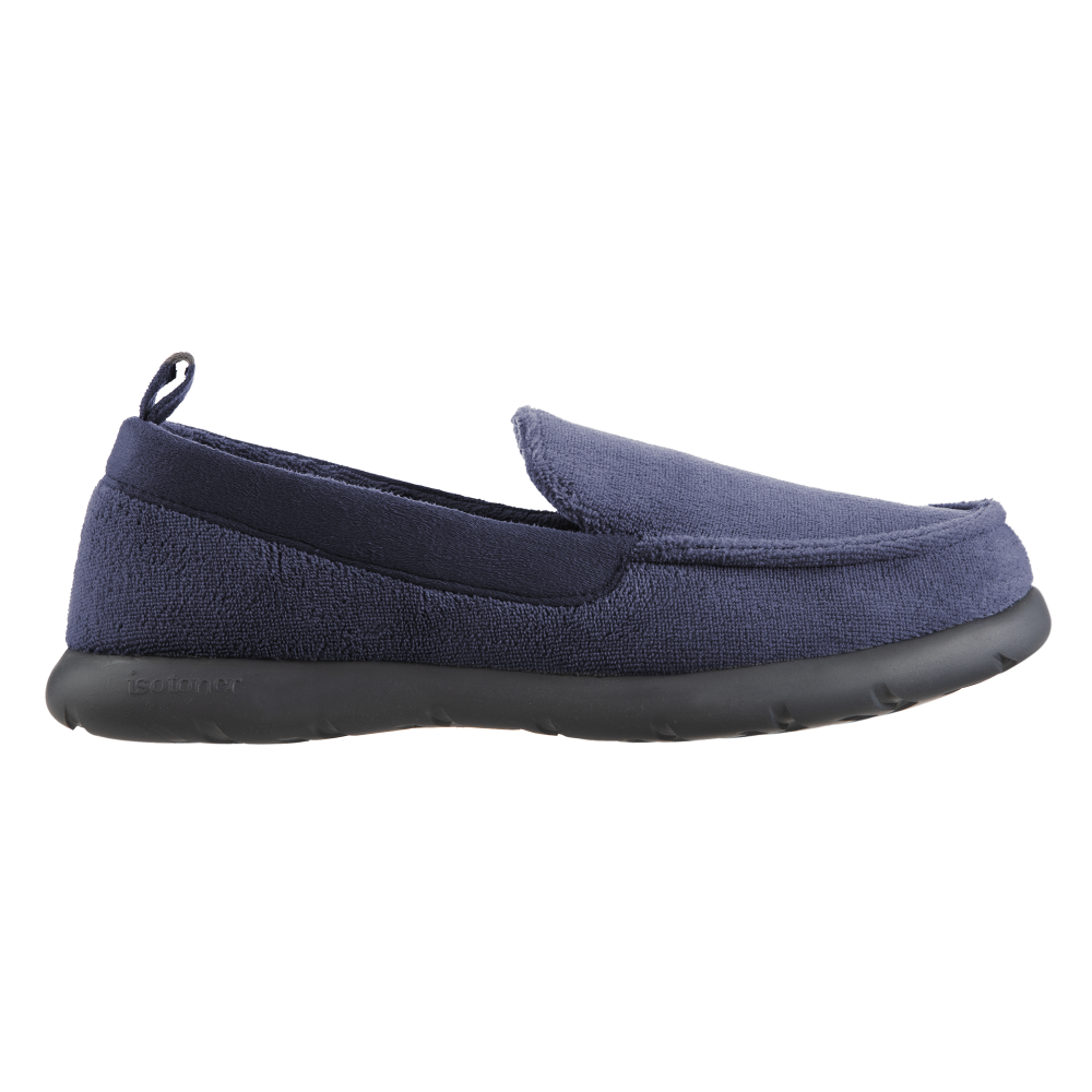Isotoner with Everywear™ Men’s Microterry Moccasin in Navy Blue Profile
